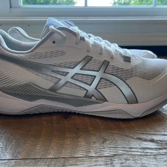 Asics White and Gray Athletic Shoes with Breathable Mesh - Picture 5 of 9